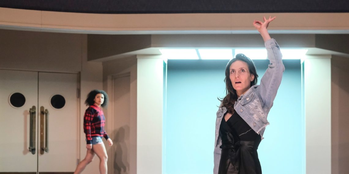 Des femmes qui nagent