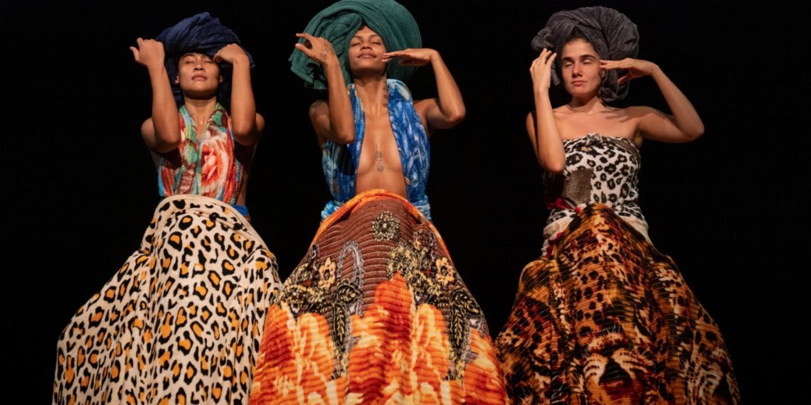 Performing Democracy