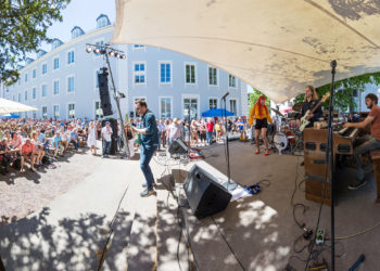 Sonntags ans Schloß