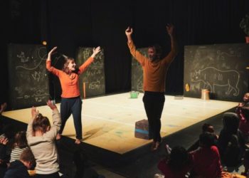 POURQUOI UN ARBRE EST UNE POULE ?