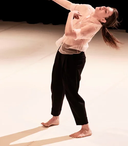 AMOUR-S : LORSQUE L’AMOUR VOUS FAIT SIGNE, SUIVEZ-LE…