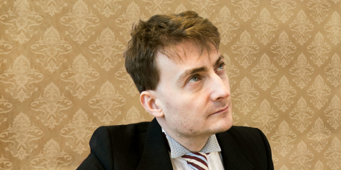 Sebastian Krämer singt „Liebeslieder an deine Tante“