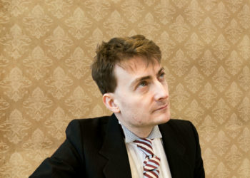 Sebastian Krämer singt „Liebeslieder an deine Tante“