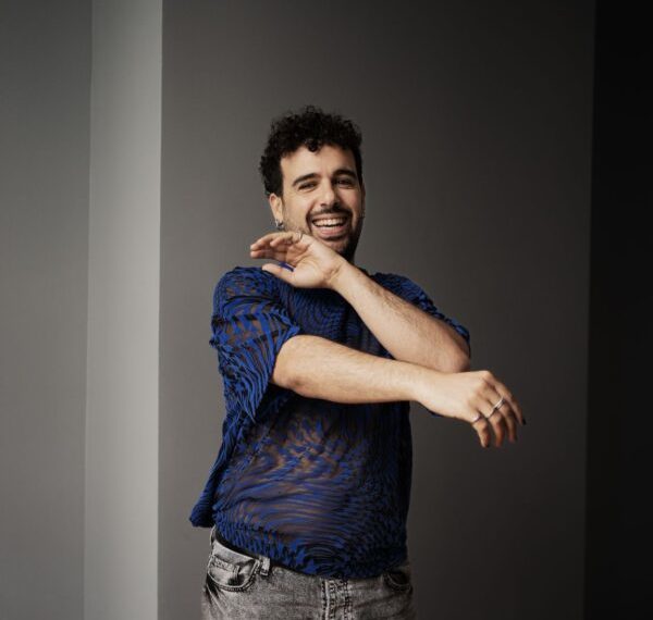 ARTHUR PEROLE / CIEF – LES UN·E·S CONTRE LES AUTRES