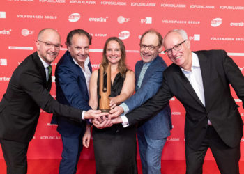 Badisches Staatstheater nimmt OPUS KLASSIK entgegen für „Flow – Tage der Nachhaltigkeit“