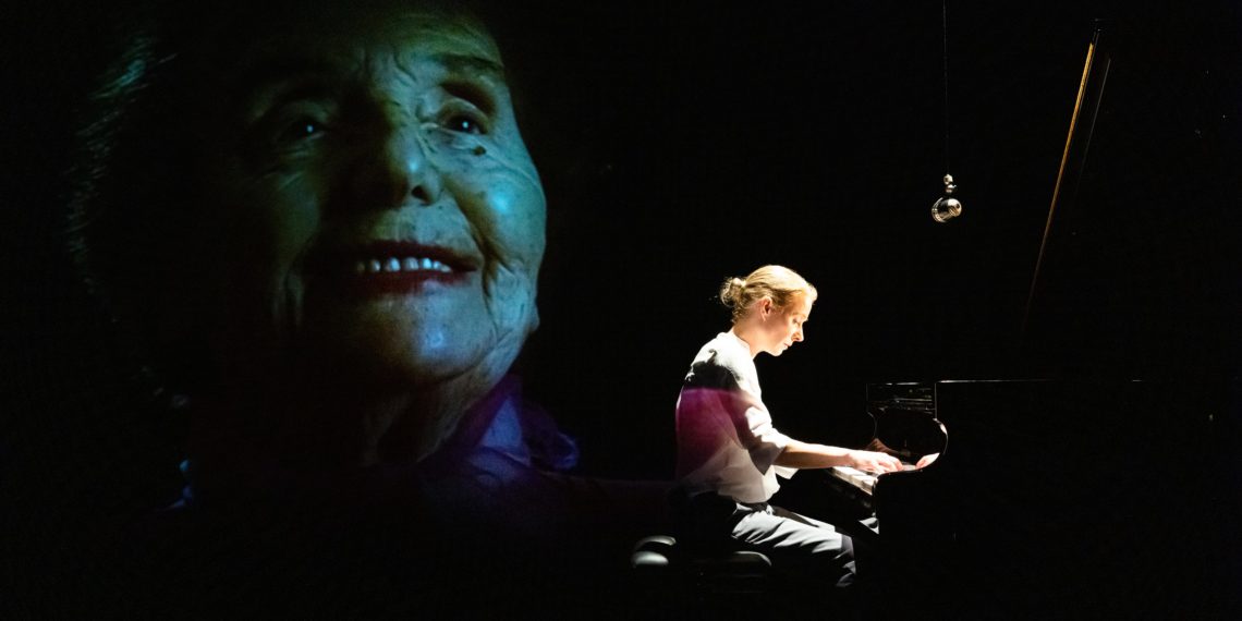 "Alice - Spiel um dein Leben" von Kim Langner, mit Natalie O'Hara, Regie: François Camus.