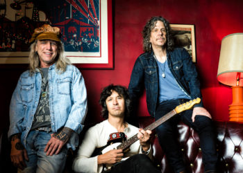 Michael Hansen, Davy Knowles und Tod Bowers (v. l.) spielen am 7. März im Gewölbekeller des Alten Rathaus in Weil am Rhein.