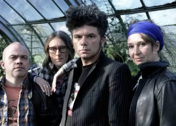 Eiffel + LOUP DE BERGER