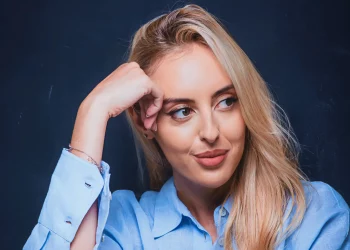 Meryem Benoua – Reflet