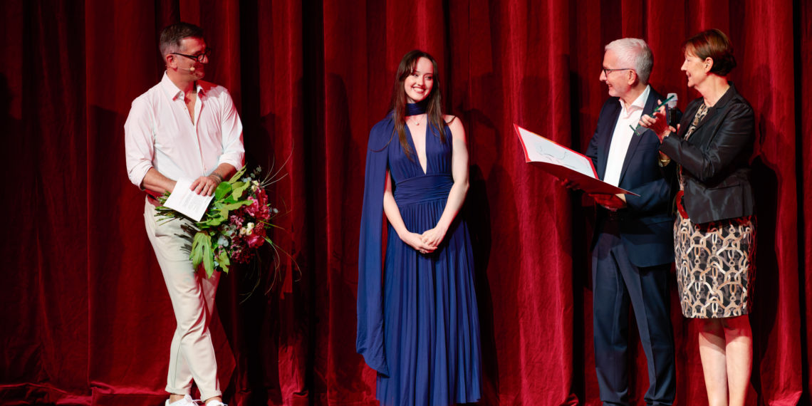Sophie Burke gewinnt Karlsruher Tanzpreis 2026 für herausragende künstlerische Leistungen