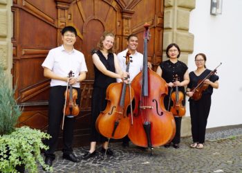 Die Musikerinnen und Musiker auf dem Foto von links: Seung Jin Lee, Nina Behrends, Jhonatas Carmo, Kayo Kida und Ayako Kayukawa.