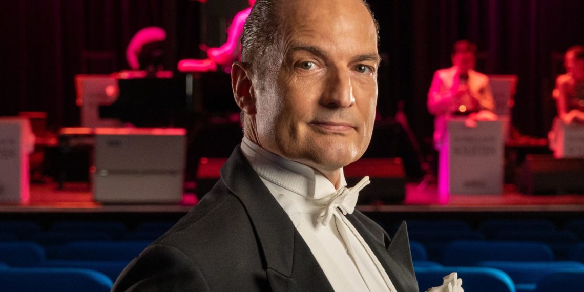 Denis Wittberg singt Schlager der Goldenen Zwanziger