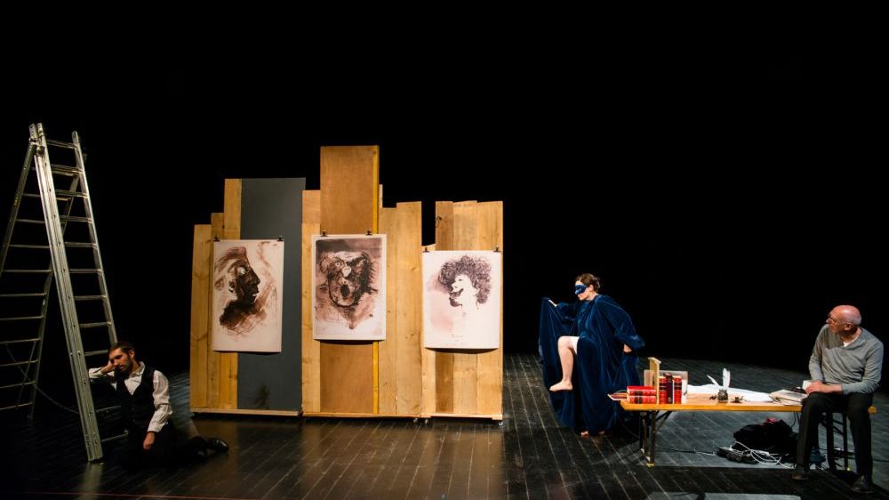 Partout la main du rêve a tracé le dessin