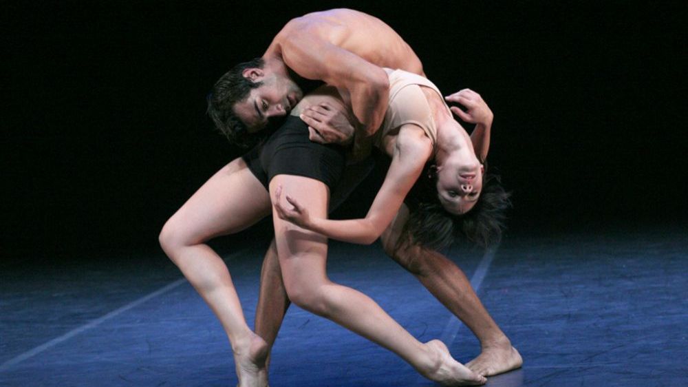 Cisne Negro Dance Company