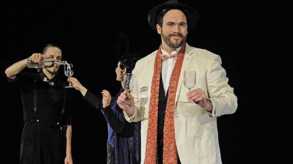 Fellinis Schiff der Träume